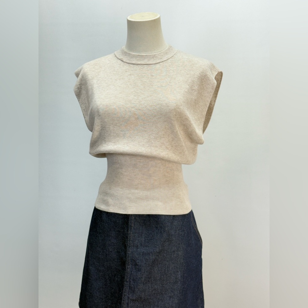 MOLLY BRACKEN Beige Sleeveless crew neck ribbed waist Knit top size S - Picture 8 of 13